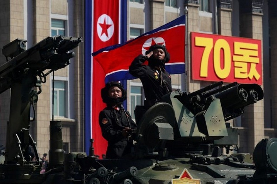 В Пхеньяне прошел военный парад, посвященный 70-й годовщине образования Северной Кореи