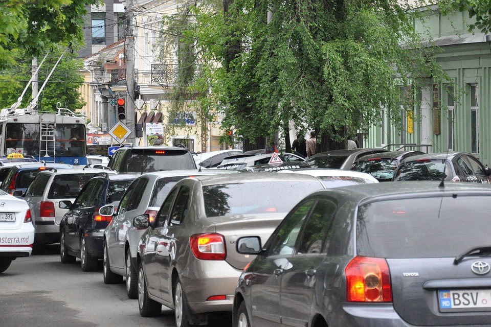 В городе - пробки.