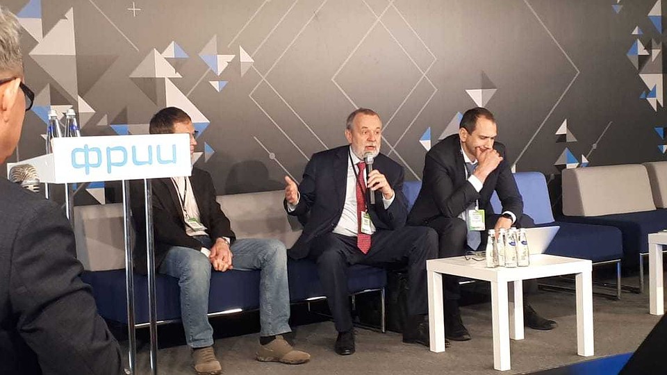 Председатель Фонда социального страхования (ФСС РФ) Андрей Кигим рассказал о проекте "Социальный навигатор". Автор фото: Анна НИКОЛАЕВА.