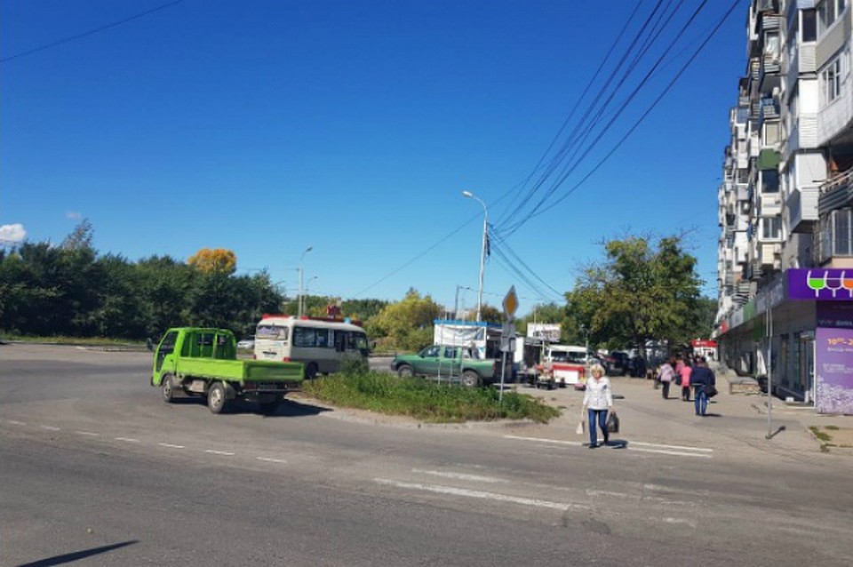 В Хабаровске пожилая женщина пострадала из-за резкого торможения автобуса ФОТО: Отделение пропаганды ОГИБДД Хабаровска