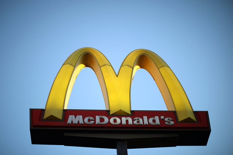 McDonald’s пообещал убрать искусственные консерванты и ароматизаторы из бургеров