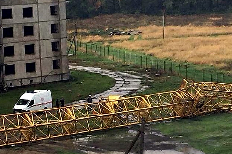 В момент падения кран не работал.
