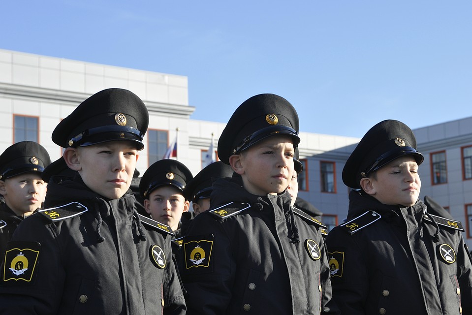 В светлое военное будущее... Шагом! Марш!