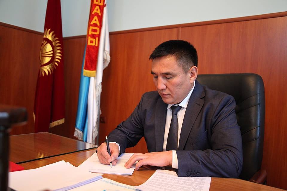 Мэр Оша подписал распоряжение о ликвидации всех муниципальных парковок.