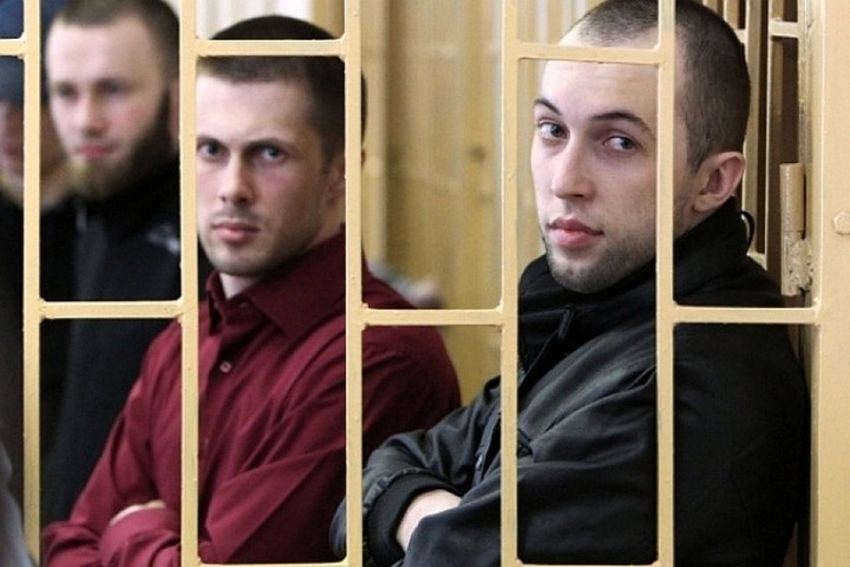 У Вадима Ковтуна (слева) самое мягкое наказание. Алексею Никитину (справа) дали 23,5 года. Другие "партизанам" - и того больше. Фото: РИА "Новости"