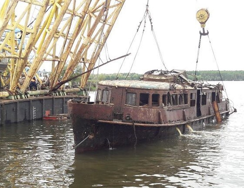 Подняли пассажирский теплоход «Кинель». Фото: ФГБУ «Морспасслужба»