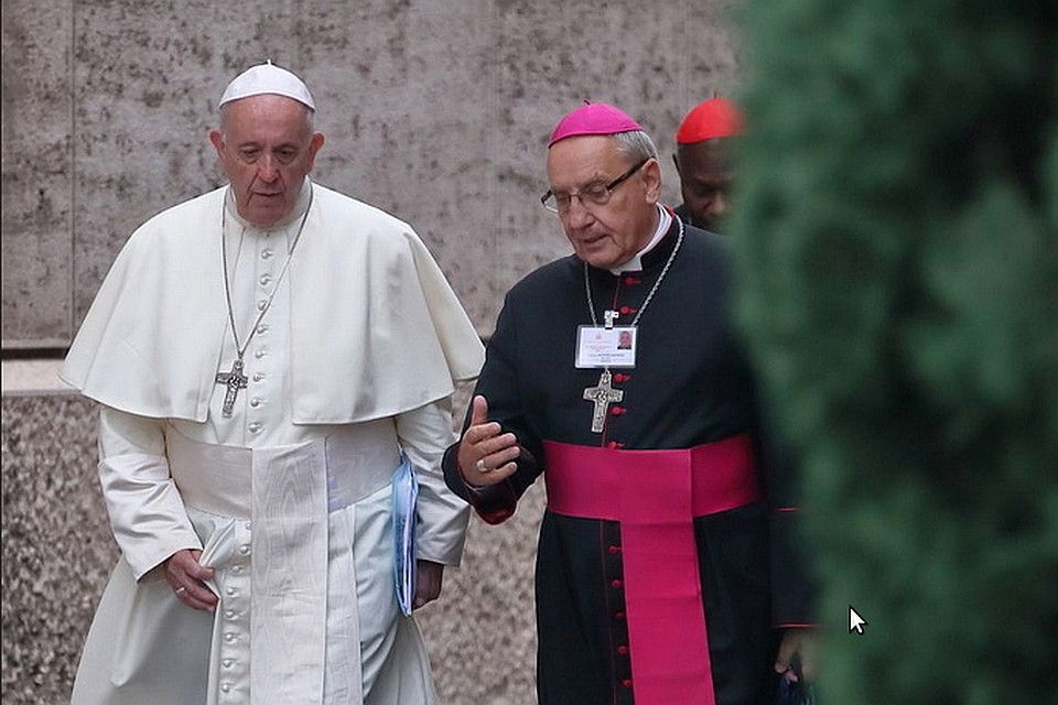 Папа Франциск случайно встретил на улице митрополита Кондрусевича. Фото: Catholic.by