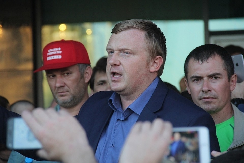 Андрей Ищенко на народном сходе у администрации Приморья