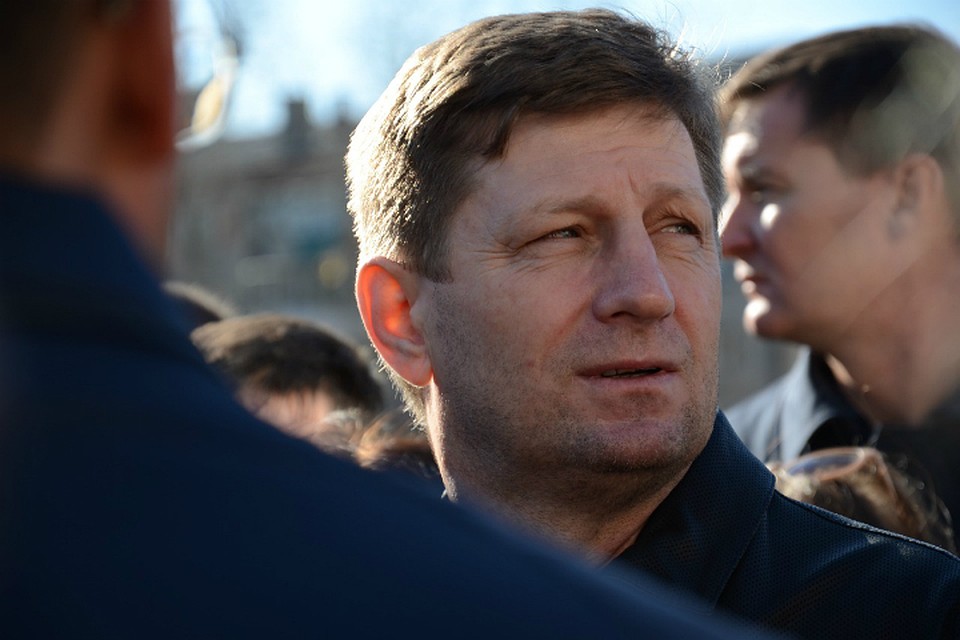 Новые иномарки, банкеты, ремонт квартир: Сергей Фургал приостановил госзакупки в Хабаровском крае