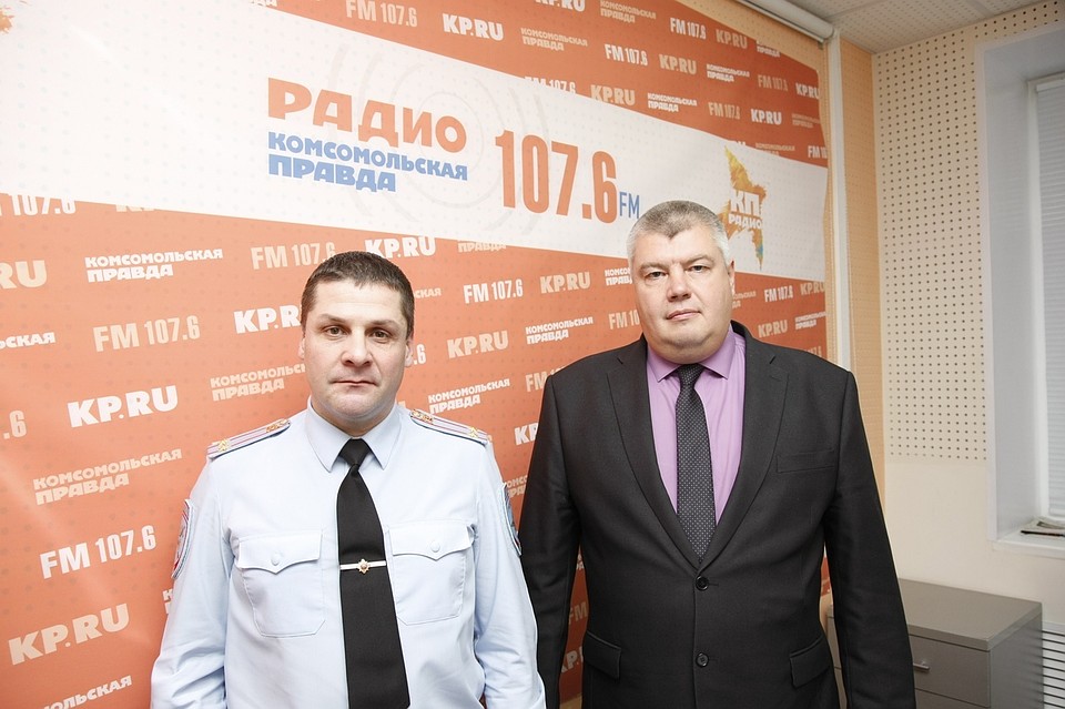Вениамин Вычужанин, начальник 1 отдела УГИБДД МВД по УР и Дмитрий Шуклин, зам.начальника Управления муниципальной милиции
