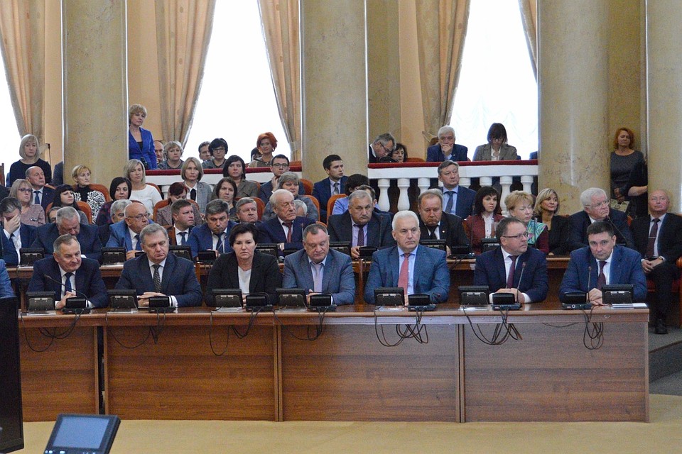 Депутаты расширят список чиновников, кому нельзя иметь счета за границей