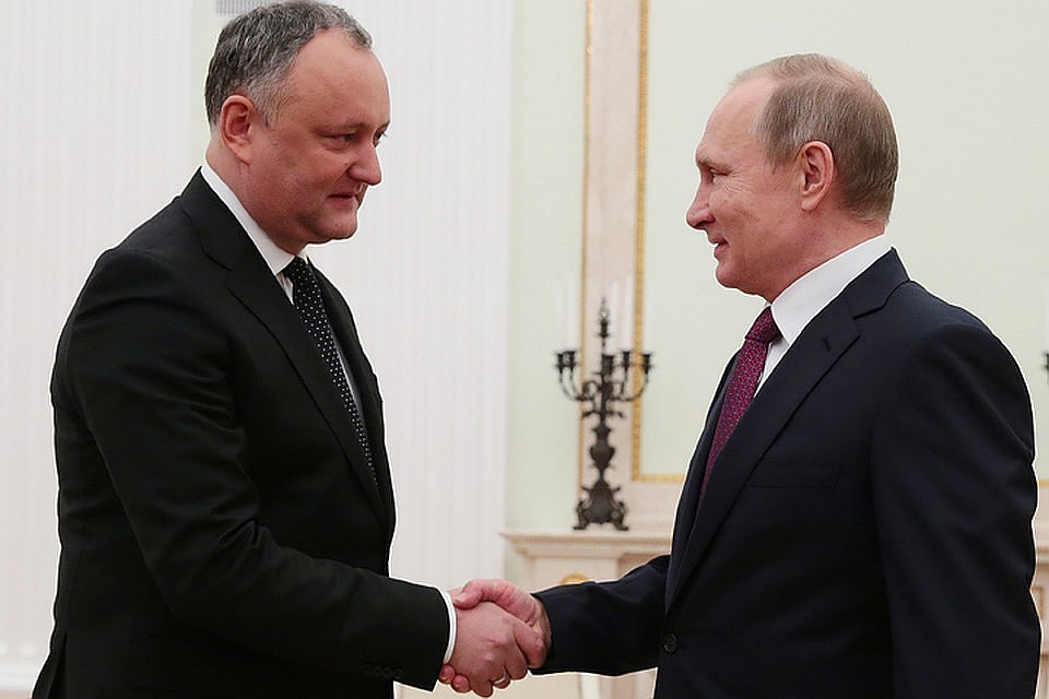 Президент Молдавии Игорь Додон и российский лидер Владимир Путин. Фото: Михаил Метцель/ТАСС