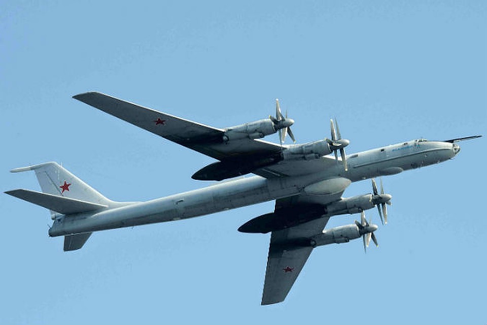 Минобороны: Ту-142 ВМФ РФ выполнили плановый полет над акваторией Норвежского моря