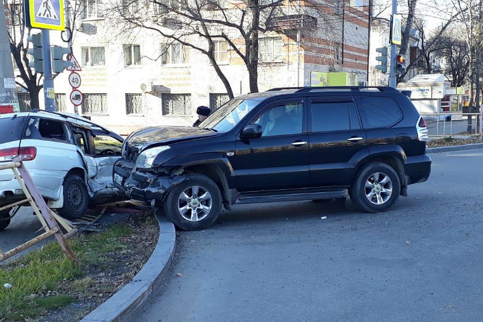 В аварии в Хабаровске пострадали две девочки