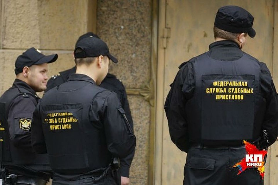 Долг нарушительница скоростного режима заплатила только после ареста своего авто судебными приставами.