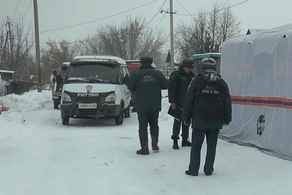 Во пожаре погибли шестеро детей от 2 до 12 лет, а также двое взрослых
