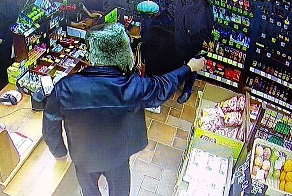 Грабитель схватил продукты с ближайшего прилавка и убежал. Фото: Росгвардия по Ярославской области.