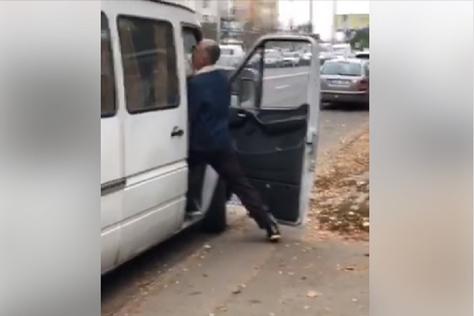 На что только не пойдешь, чтобы уехать! (Фото: соцсети).
