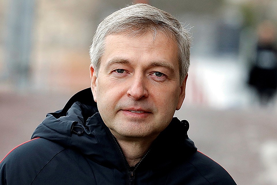 В 2016 году журнал Forbes оценивал состояние Дмитрия Рыболовлева в 9,4 миллиарда долларов (117 место в мире)