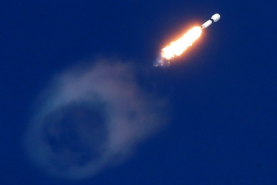 С мыса Канаверал во Флориде стартовала ракета-носитель Falcon 9