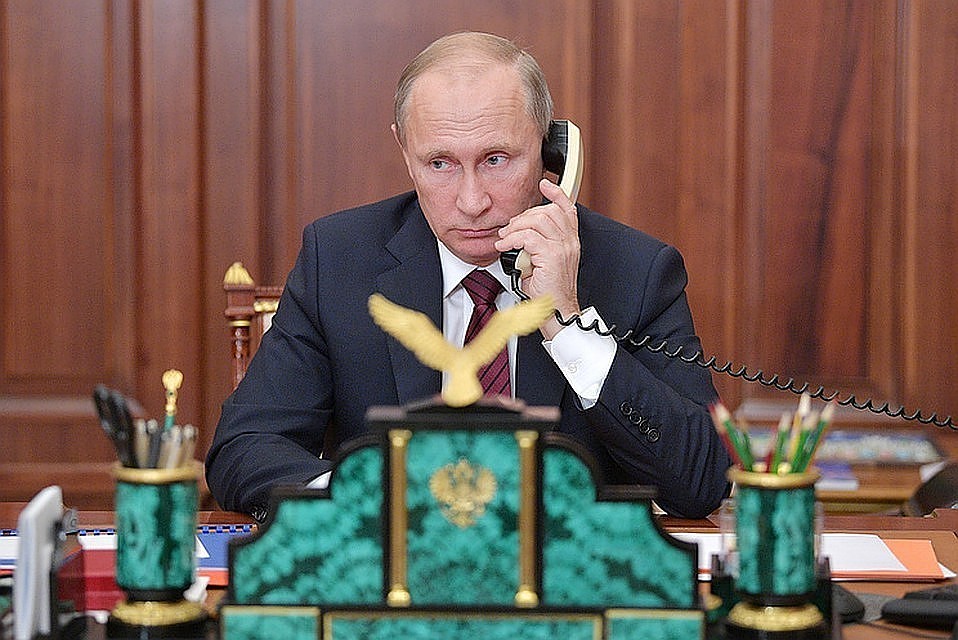 Владимир Путин поговорил по телефону с тремя президентами