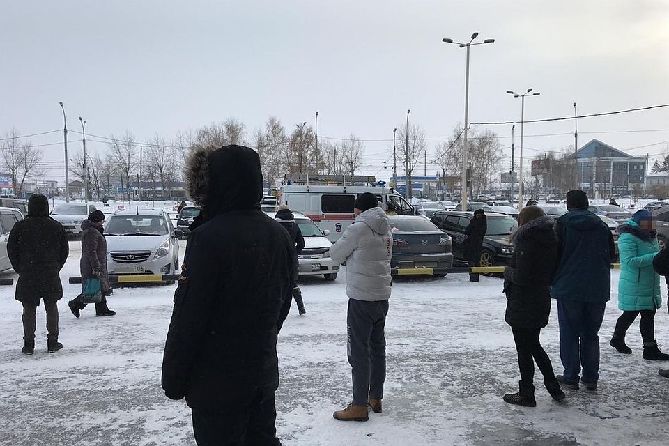 Из ТРЦ сегодня днем вывели посетителей и работников.