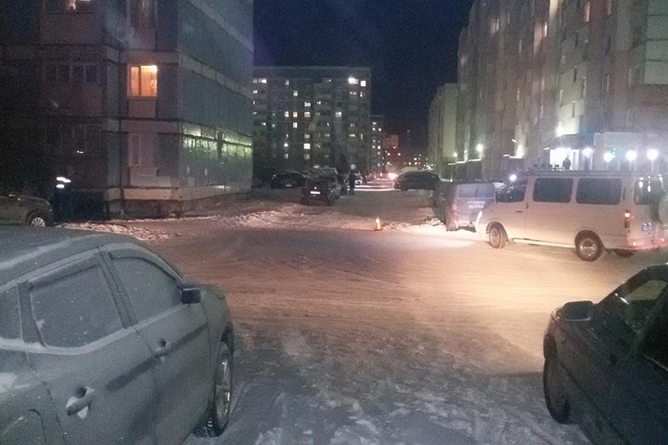В Новом Уренгое легковушка сбила пешехода во дворе дома Фото: Госавтоинспекция Ямала