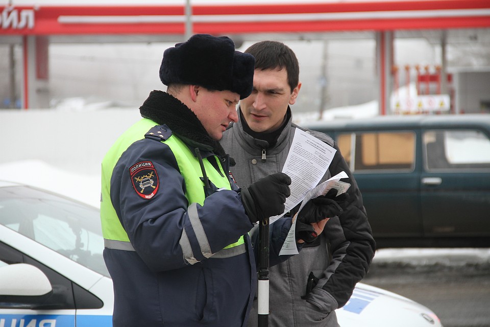 В центре Омска водитель сбил девушку на переходе