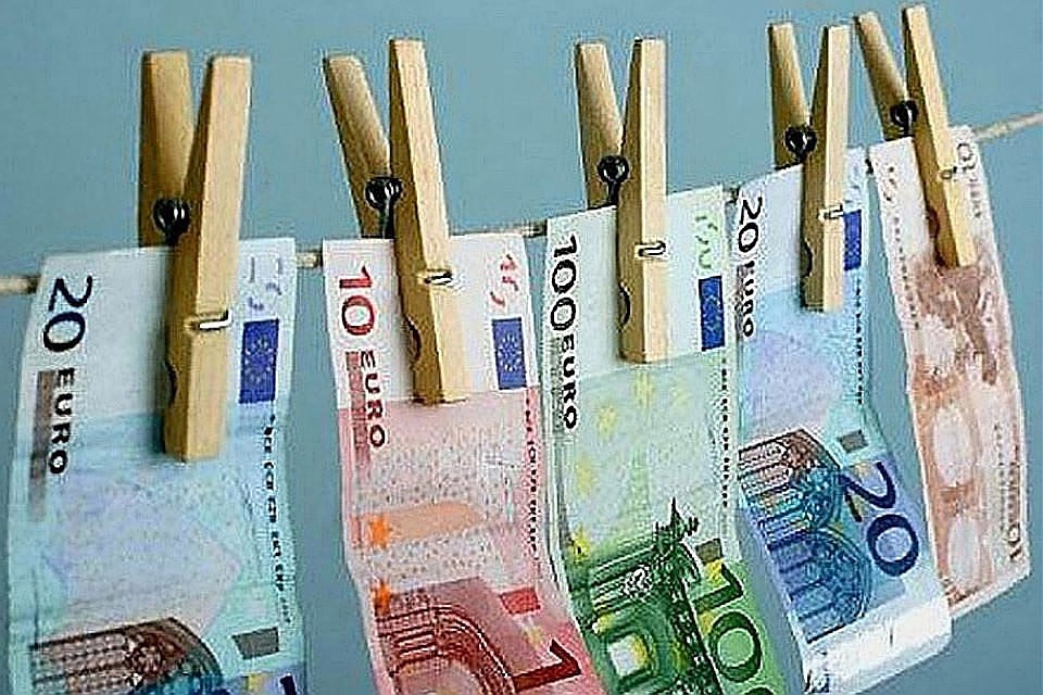 Компания «Airiston Helmi» подозревается в отмывании денег на миллионы евро. Фото: с сайта proza.ru