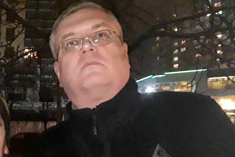 Сергей Ключников живет у друга и подрабатывает на стройке.