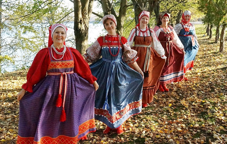 Участники студии "ДомовУшка" лодейнопольского центра ремесел. ФОТО: руководитель студии Надежда Громак (vk.com/id3275233)