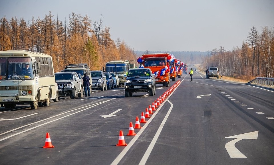 Развитие дорожной сети тормозит высокая стоимость строительства и эксплуатации трасс на Севере.