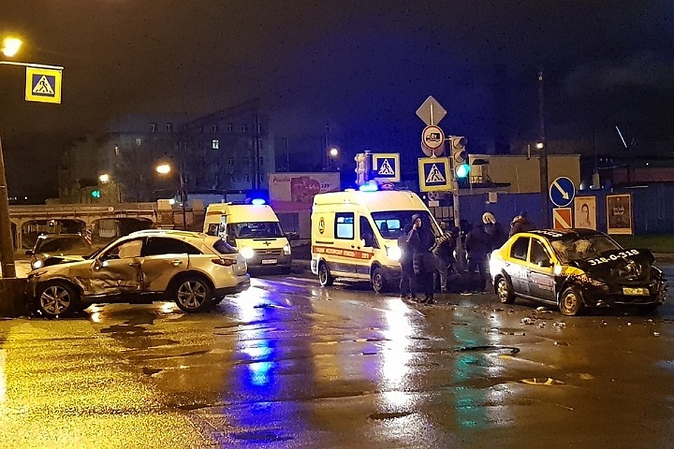 В ДТП с такси на Обводном канале пострадал младенец. Фото: vk.com/spb_today