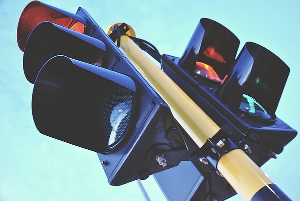 В Смоленске автомобилиста могут оштрафовать из-за сломанного светофора. ФОТО: pixabay.com