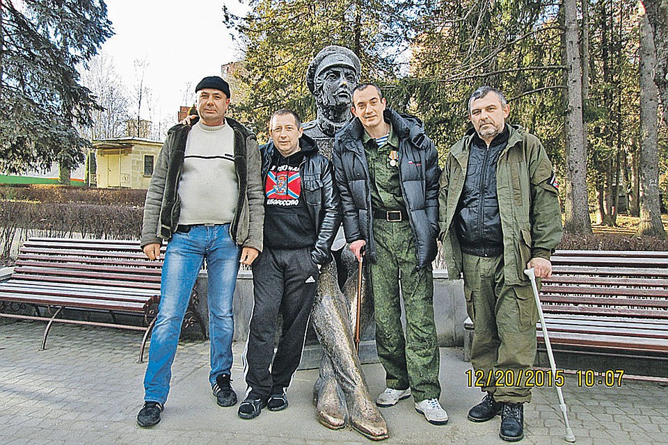 Филипп Венедиктов (на фото второй справа) с боевыми товарищами из ЛНР и ДНР на лечении в Кисловодске. Фото: Личный архив Филиппа Венедиктова