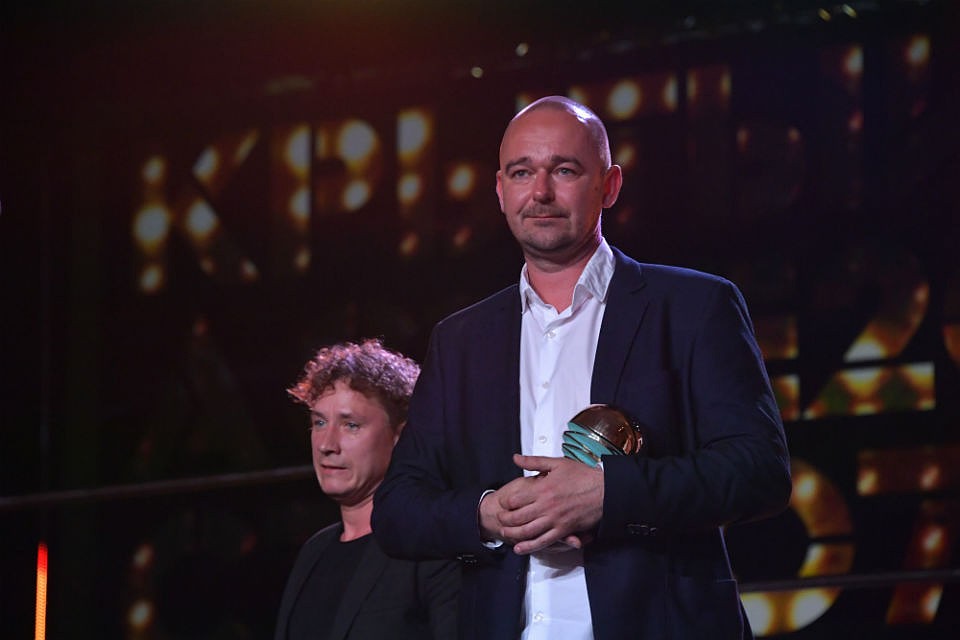 Режиссер Борис Хлебников готов экранизировать роман "Три минуты молчания".