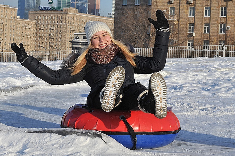 Москвичам обещают легкий мороз и гололед