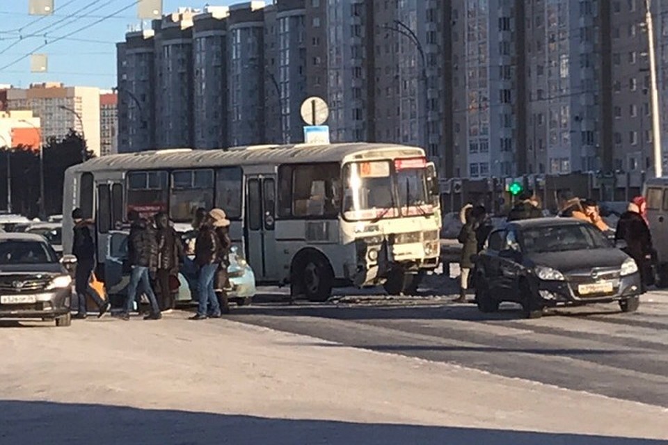 «Пробка, коллапс, паника в салоне», – написал очевидец. Фото: "ВКонтакте"