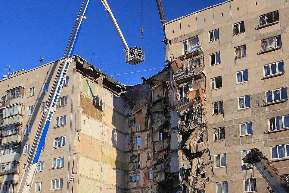 Десятки семей остались на улице без вещей и документов.