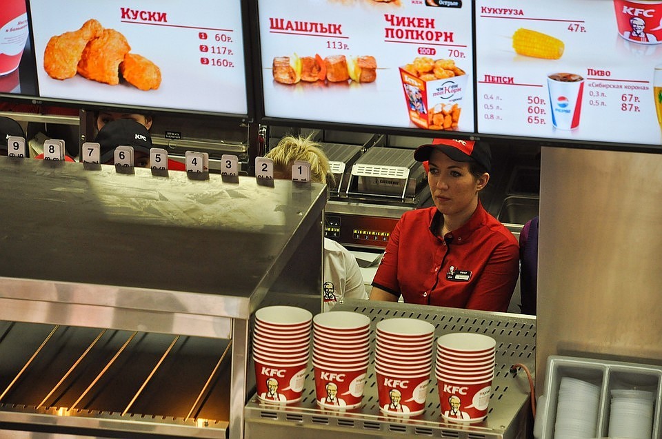 Причиной этому послужили нарушения санитарно-эпидемиологических требований, которые не были вовремя устранены