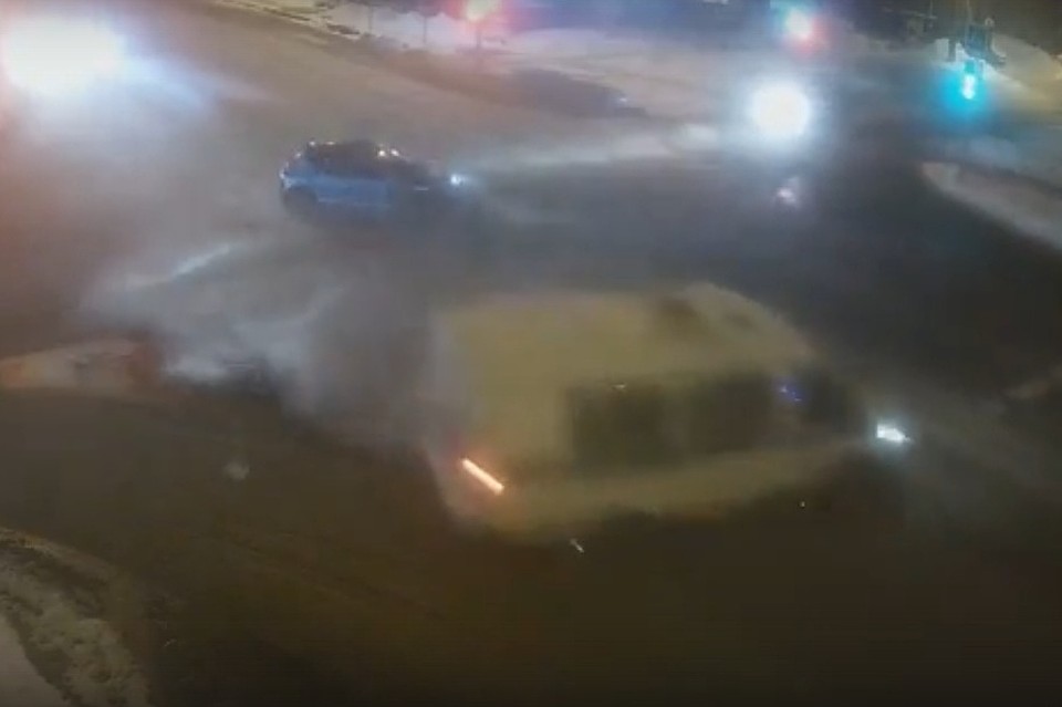В Липецке на перекрестке столкнулись машины