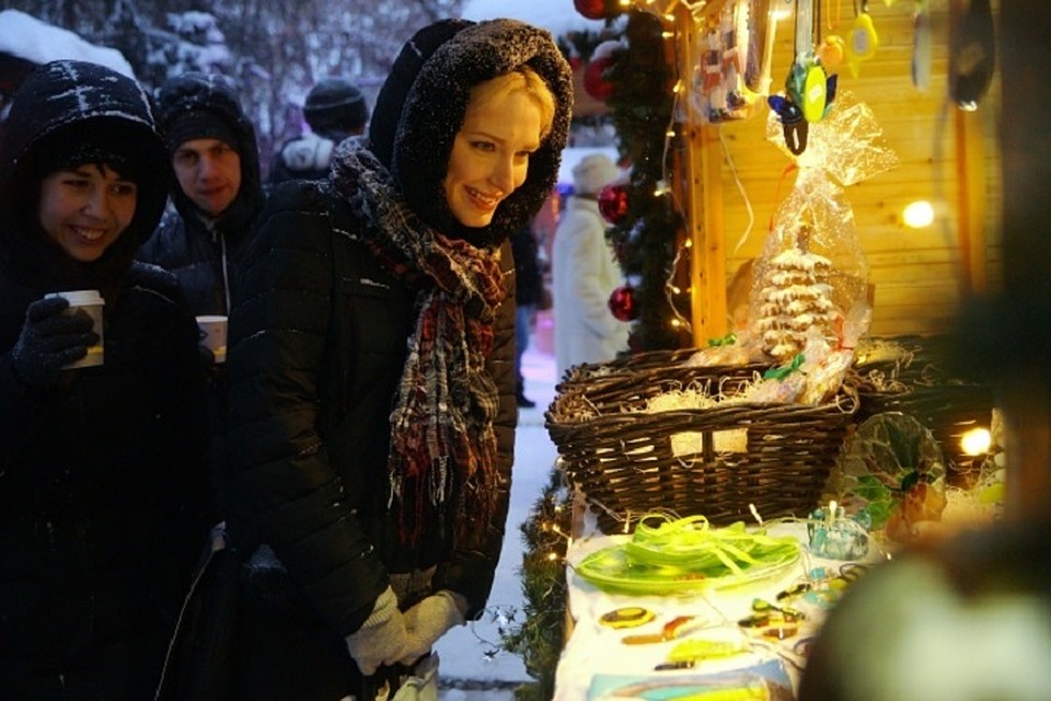 На Рождество горожане традиционно закупают подарки