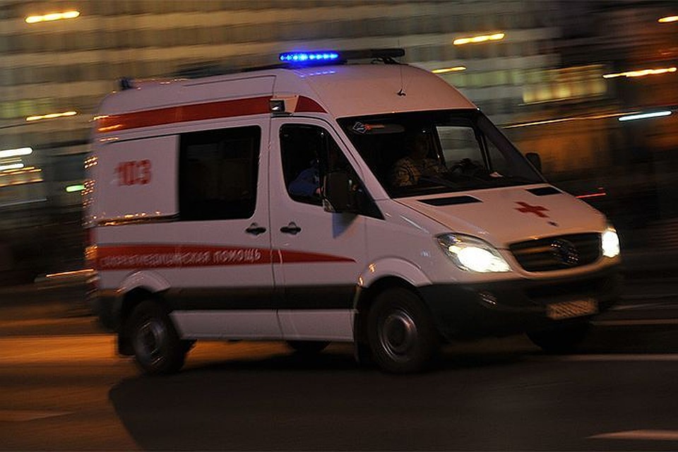 Пострадавшую девушку увезли в больницу. Фото: Архив "КП"