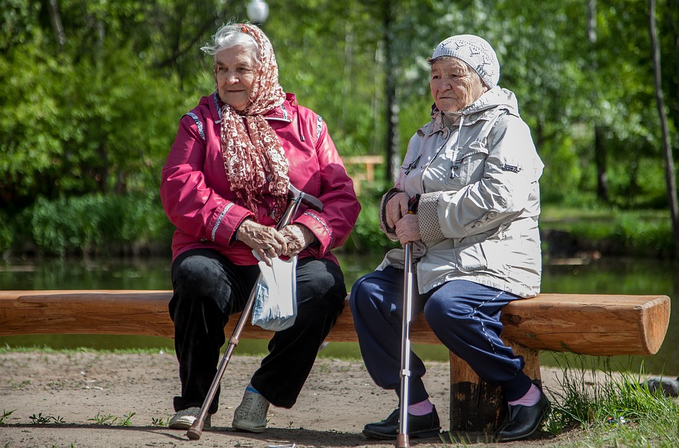 С этого года россияне, которые достигли возраста 80 лет, получают надбавку к пенсии в размере 5 334 рублей