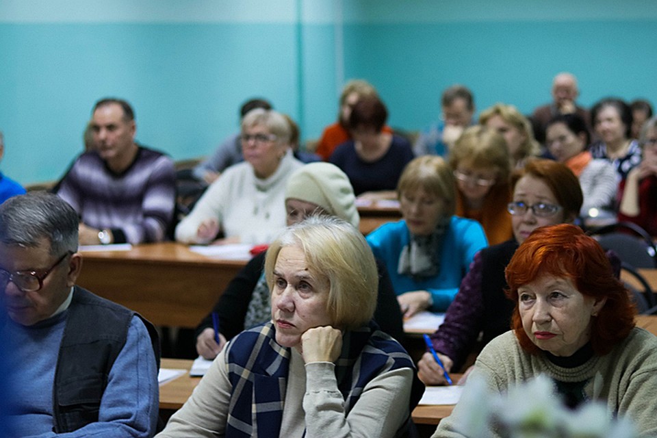 Пенсионеров будут учить компьютерной грамотности с нуля.