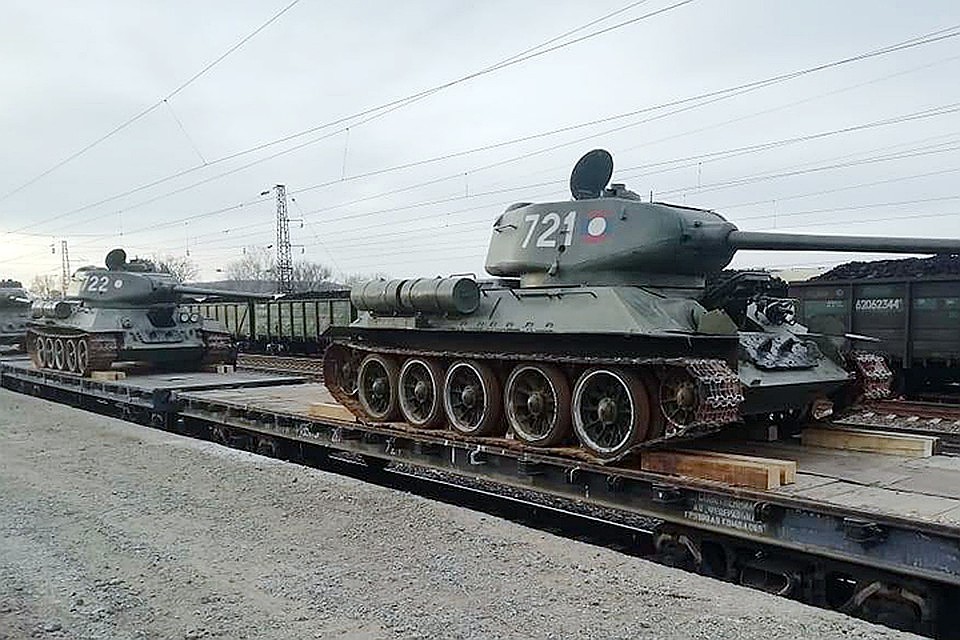 Эшелон с танками Т-34, переданными из Лаоса в Россию, прибудет в Иркутск 14 января.