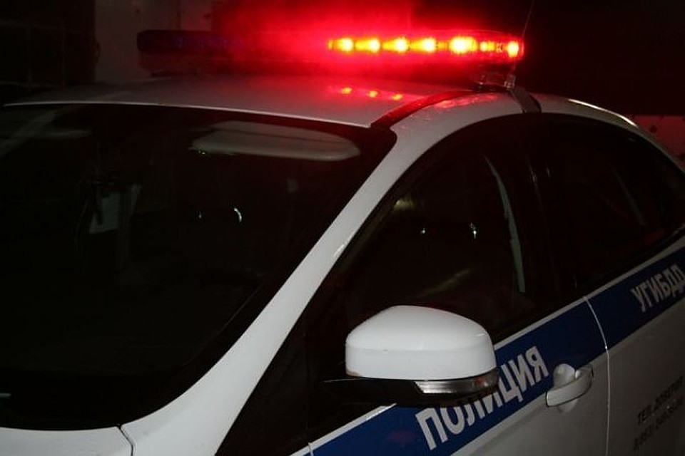 Сотрудники ГИБДД работают на местах совершения ДТП в Миллеровском районе.
