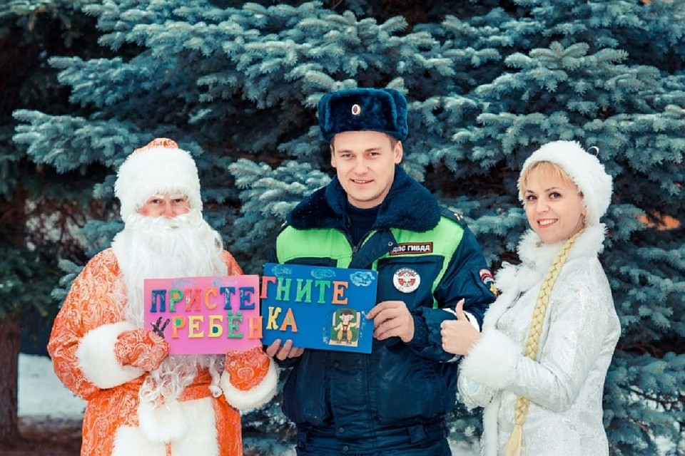 В Псковской области провели акцию "Автокресла - детям". Фото: пресс-служба УМВД России по Псковской области.