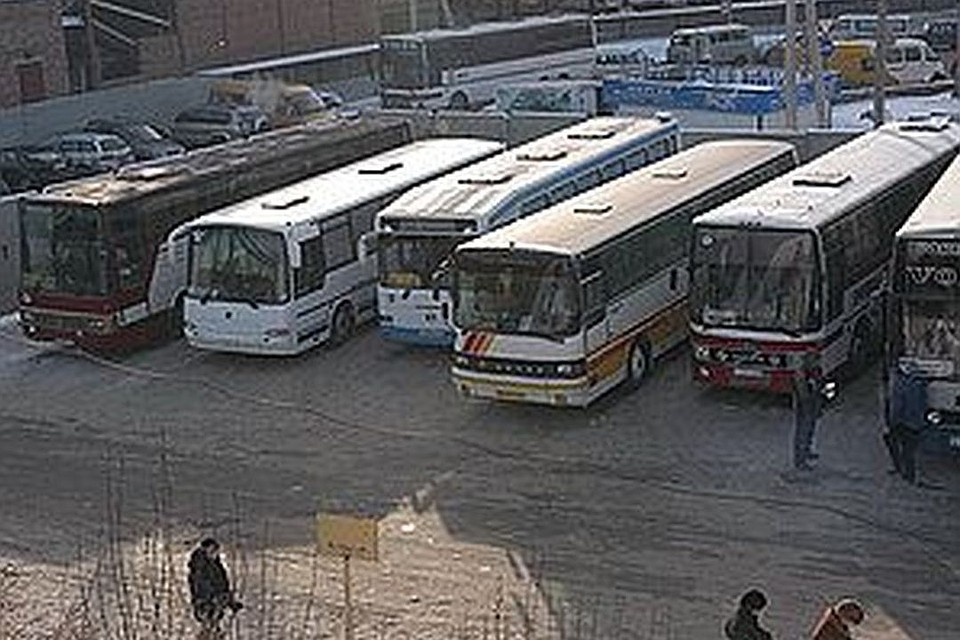 Автобус из Новосибирска сломался посреди трассы.