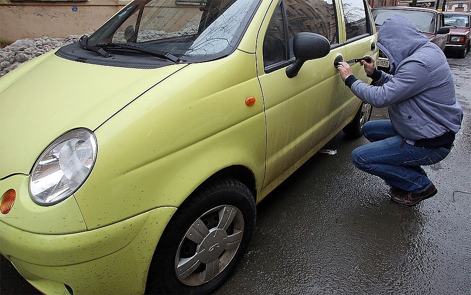 Петербуржец обвиняется в угоне двух каршеринговых авто